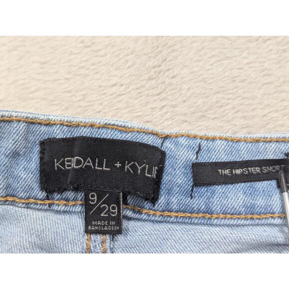 Kendall + Kylie The Hipster Short Denim Light Wash Size 9/29 2" Inseam - Picture 2 of 6